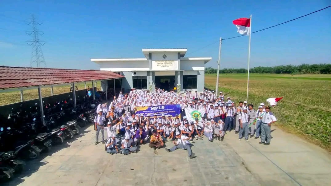 Poto bersama panitia